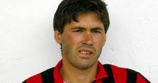 Allenatore @everton @officialsscnapoli @fcbayern @realmadrid @psg @chelseafc @acmilan @juventus @parmacalcio1913 @reggiana1919 www.carloancelotti.it. Karlo Anchelotti