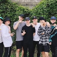 Xiumin and d.o entered the military in may and july 2019, respectively, while suho began. Fans Delighted After K Pop Star Zhang Yixing Joins Exo To See Off Doh Kyung Soo Before Military Enlistment