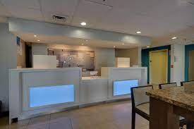 Holiday inn camp springs haluaa tehdä vierailustasi mahdollisimman miellyttävän, joten siellä on vuorokauden ympäri paikalla jos olet autolla liikkeellä, holiday inn express camp springs / andrews afb hotel tarjoaa maksuttoman pysäköinnin. Holiday Inn Express Washington Dc East Andrews Afb An Ihg Hotel Camp Springs Updated 2021 Prices