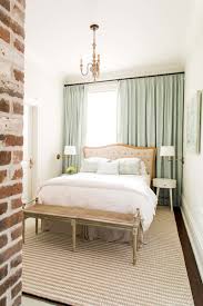 Since the bed in a master bedroom has the leading role, the wall behind that bed is the supporting actor. 50 Ideas For Placing A Bed In Front Of A Window