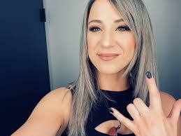 Wowww she's so beautiful 😍🤘