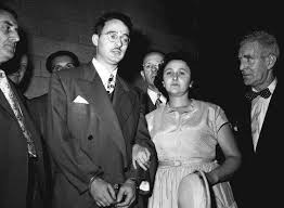 Lecția de istorie - LECȚIA DE ISTORIE - Condamnarea la moarte a lui Ethel și Julius Rosenberg, spionii care au dezvăluit sovieticilor secretele privind fabricarea armei atomice. La data de 5 aprilie