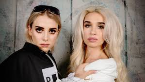 Rebecca och fiona lanserar (ursnygga) lösögonfransar | elle. Rebecca Fiona