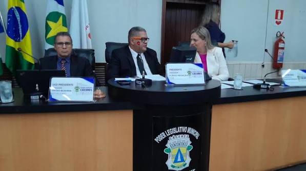 Participa&ccedil;&atilde;o popular e dezenas de proposituras marcam primeira sess&atilde;o ordin&aacute;ria do ano &mdash; C&acirc;mara Municipal de C&aacute;ceres