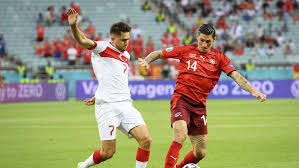 Wales wird zweiter, die schweiz dritter mit vier punkten und hat gute chancen. Ydvk 1oglujuom