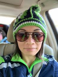 Does your lab have a favorite team? 💚💙 Go Hawks!