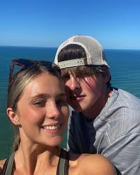 My hot sister having a nap 😙💕