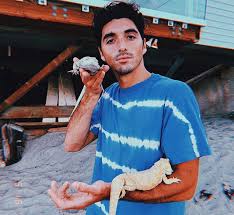 Of the two mia actresses, sutton is slightly more experienced. Kissing Booth Cast Instagrams This Is What The Cast Look Like In Real Life