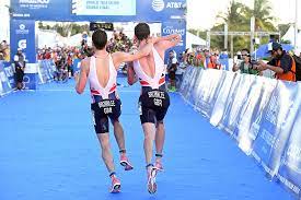 British triathlete jonny brownlee had to be helped over the finish line by his brother before collapsing in emotional scenes at the world triathlon series on sunday. Alistair Brownlee Helps Brother Cross The Triathlon Finish Line First Csmonitor Com