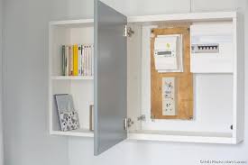 Une Chambre De Bonne Transformee En Studio Tout Confort En 2020 Chambre De Bonne Rangement Petit Espace Cacher Compteur Electrique
