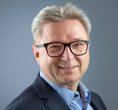 Thomas Raue's Instagram, Twitter & Facebook