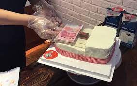 Resep milk bath cake, ide jualan dessert box. Money Cake Cara Baru Merayakan Keseruan Ulang Tahun
