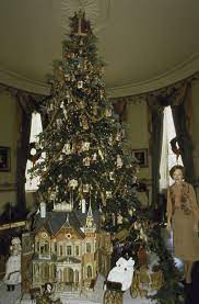 White House 2022 Christmas Tree A Timeline Of White House Christmas Decorations Through The Years