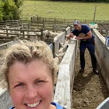 Diweddarodd Logie Farm, Newburgh eu...