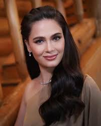 Minda Pascual's Instagram, Twitter & Facebook