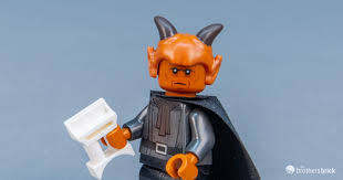 This is the fourth lego star wars version of the iconic cantina from star wars: Lego Star Wars 75290 Mos Eisley Cantina Largest Master Builder Series Set Ever At 3 000 Pieces 20 Minifigs Review The Brothers Brick The Brothers Brick
