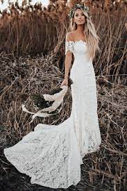 Chic Off The Shoulder Boho Wedding Dresses Simple Lace Long Train Bridal Gowns Lace Beach Wedding Dress Beach Wedding Dress Boho Mermaid Beach Wedding Dresses