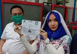 Memulai dengan niat yang lurus. Hijrah Dan Berhijab Roro Fitria Target Khatam Alquran Selama Ramadan Fajar