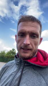 Some behind the scenes footage of brand ambassador Stuart Edmonds Racing  prepping his bike ahead of a day of racing! Check it out. 👇