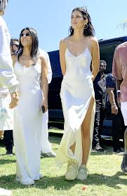 Kardashian Sunday Service Outfits Pics Kendall Jenner Coachella Kendall Jenner Outfits Kendall Style