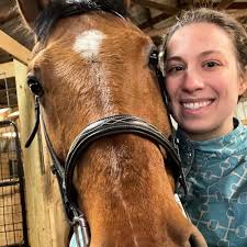 Our final intern sharing her words of wisdom prior to match is 🥁 Dr. Julia  Plourde! Dr. Julia is from Avon, CT and went to the University of  Connecticut School of Medicine.