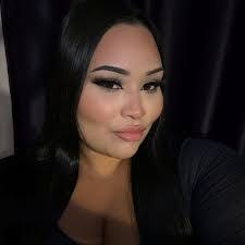 Bianca Hancock's Instagram, Twitter & Facebook