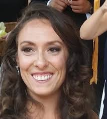 Lara Laws's Instagram, Twitter & Facebook