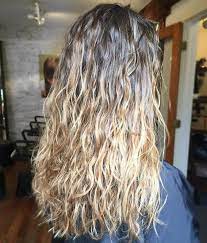 19 Astonishing Hairstyles For Medium Length Hair Ideas Permed Hairstyles Curling Straight Hair Wavy Perm