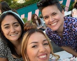 Karleen Murphy's Instagram, Twitter & Facebook