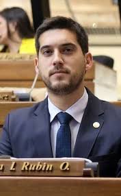 Etiqueta "Rubin" en La Nación