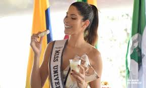 La reina colombaina loució un traje colorido alusivo a 'makuira' una. 1Âª Edicion Laura Olascuaga De Visita En San Juan Nepomuceno Sanjuandemisamores Co