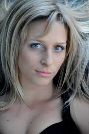 Sarah Sutter's Instagram, Twitter & Facebook