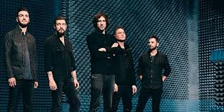 Dit jaar blaast de band 25 kaarsjes uit, wat gevierd wordt met een paar exclusieve festivalshows. Snow Patrol Headliner Op Lokerse Feesten 2020 Festivals Hln Be