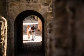 La recherche d'hôtels, de logements, de l'office du tourisme, d'administrations ou de tout autre service est possible grace à la. Villefranche De Conflent Conflent Canigo Tourisme Le Canigou
