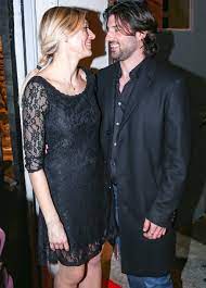 Η πρώτη του σύζυγος ήταν η μαργαρίτα ζορμπαλά με την οποία είχε ένα μεγάλο ειδύλλιο και έναν ευτυχισμένο γάμο.το τέλος ήρθε όταν ο ηθοποιός. Zeta Doyka O Logos Poy Den Pantreyetai Ton Syntrofo Ths Mixalh Xatzhantwna Fthis Gr