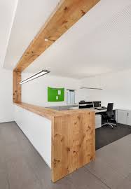 Theke Holz Akustikdecke Empfangsbereich Ergonomischer Burostuhl Schreibtis Akustik Empfangsbereiche Akustikdecke Burostuhl Ergonomisch