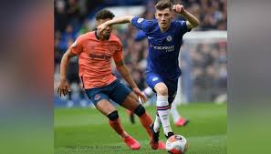 Billy gilmour parents carrie gilmour and billy gilmour sr. Billy Gilmour Chelsea S Latest 18 Year Old Sensation From Scotland In The Midfield