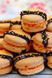 Halloween Macarons In 2020 Halloween Desserts Easy Macaron Cookies Janes Patisserie