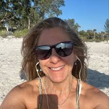 Pamela Padula's Instagram, Twitter & Facebook