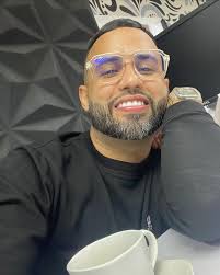 Jonas Quintero's Instagram, Twitter & Facebook