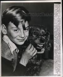 Bobbie Barton's Instagram, Twitter & Facebook