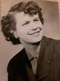 Paula Heim's Instagram, Twitter & Facebook