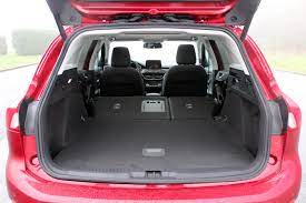 A ce petit jeu, la skoda octavia combi semble être une cible à sa portée. Essai Video Ford Focus Sw Dans La Bonne Lignee