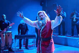 Music video of kurt russell performing santa claus is back in town from the netflix original, the christmas chronicles. Kurt Russell Is A Real Santa In Netflix S The Christmas Chronicles