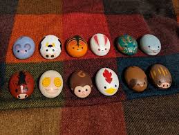 Is there a fruit basket kyo key chain? Made Some Zodiac Stones For A Friends Bday They Turned Out Stinkin Cute Little Things Fruitsbasket Fruits Basket Anime Anime Crafts Fruit Basket Anime