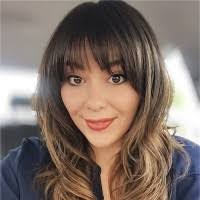 Julie Flom's Instagram, Twitter & Facebook