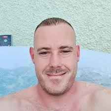 Missing Daniel circuit in Herbert 4:09 ලමමලකන Herbert Community NT ···  Caitlyn Sayer 25m 円 Please keep your eyes peeled for this girl who got out  about an hour ago Daniel circuit