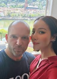 Mỹ nhân Việt trục trặc tình cảm với chồng Tây sau hơn 1 năm bỏ lại tất cả  để sang Đức định cư