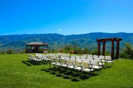 Almost Heaven Weddings Weddings Romance In Gatlinburg Tn Gatlinburg Weddings Tennessee Wedding Venues Places To Get Married