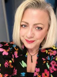 Stacey Beckett's Instagram, Twitter & Facebook